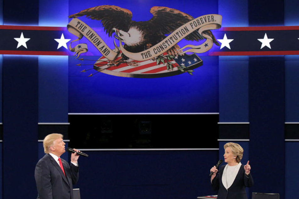In der Debatte um die Behandlung von Muslimen in den USA forderte Clinton mehr Toleranz.