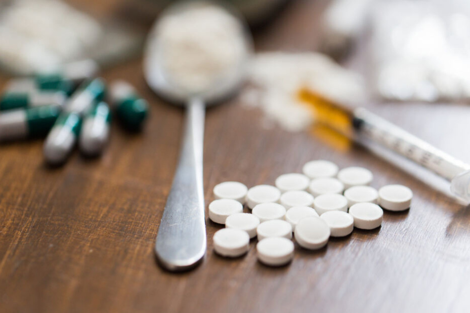 Amphetamin, LSD, synthetische Drogen: Auf den Sex-Gangster kommt mehr zu als erwartet (Symbolbild).