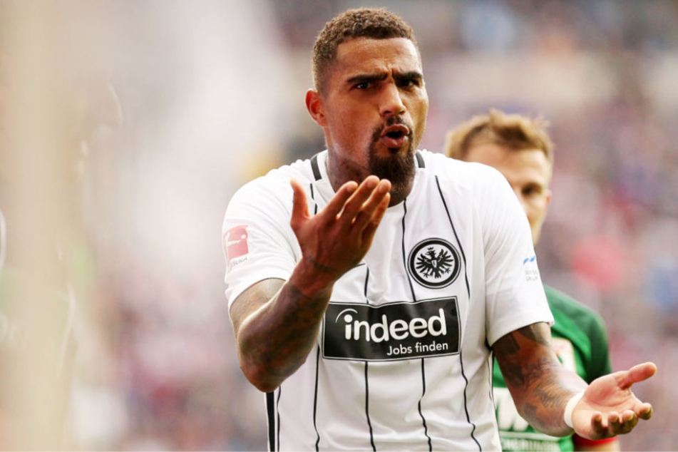 Fragende Blicke: Kevin-Prince Boateng während der Partie gegen den FC Augsburg am Samstag.
