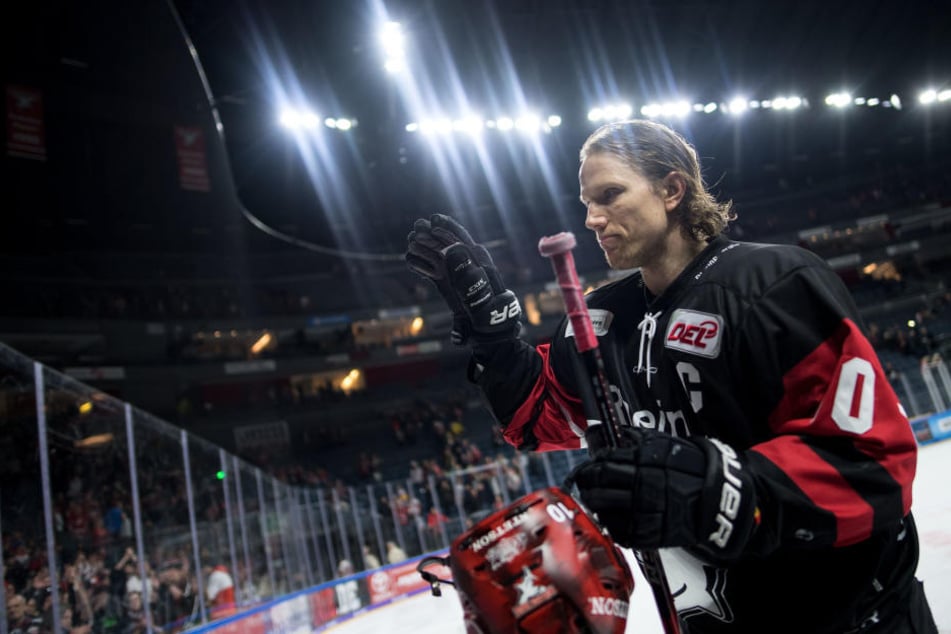 Christian Ehrhoff nach seinem letzten Spiel als Eishockey-Profi für die Kölner Haie am 25.03.2018.