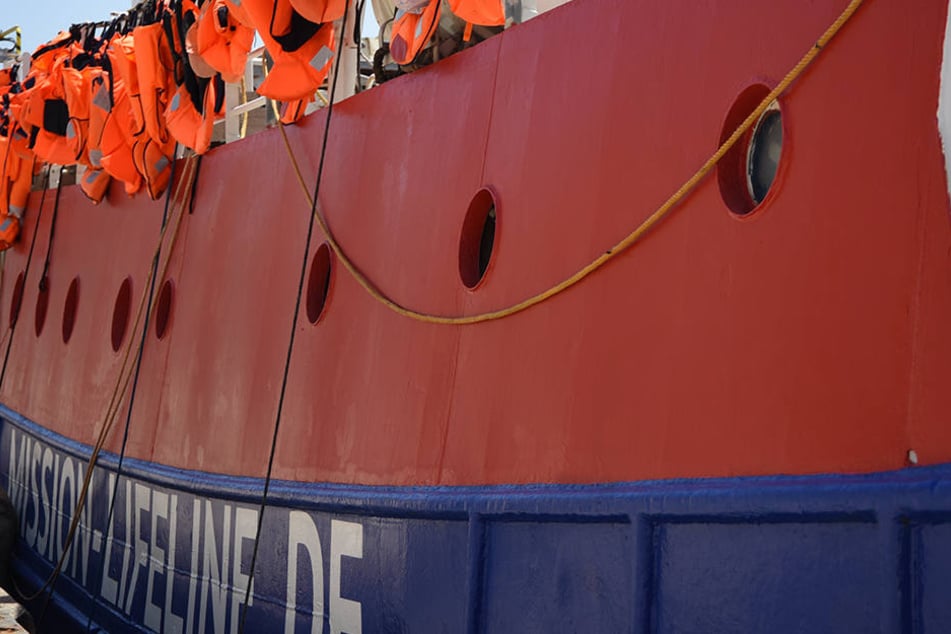 Die "Lifeline" war tagelang auf dem Mittelmeer unterwegs mit 234 Flüchtlingen, ohne dass sie an einem Hafen anlanden durfte.