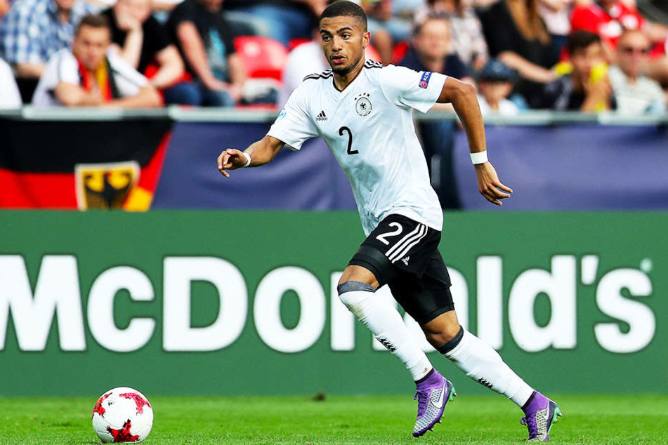 Jeremy Toljan, hier im Dress der deutschen U21-Nationalmannschaft, könnte den VfB Stuttgart zur kommenden Saison verstärken.
