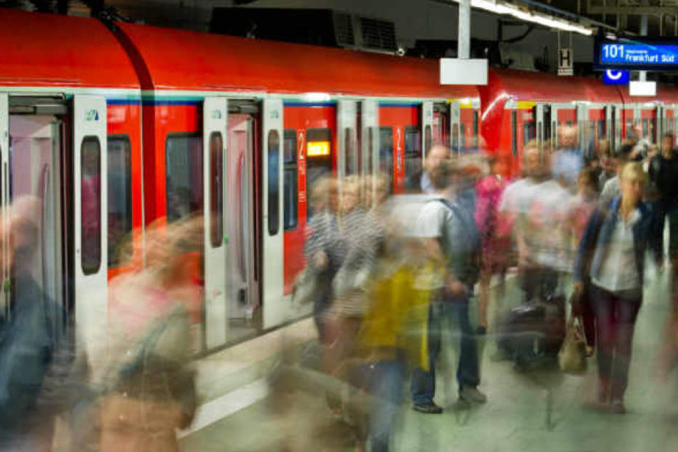 Zunächst fuhren die Linien U4 und U8 an Wochenenden auch in der Nacht. Nun wird das Angebot wohl erweitert.