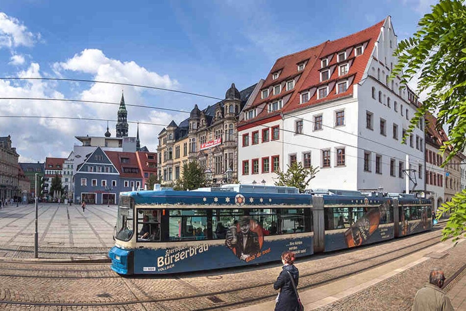 Die Zwickauer Bahnen werden jetzt mit neuen Automaten ausgestattet.