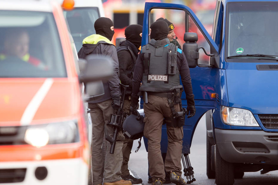 Die Auseinandersetzung sorgte für einen Großeinsatz der Polizei. (Symbolbild)