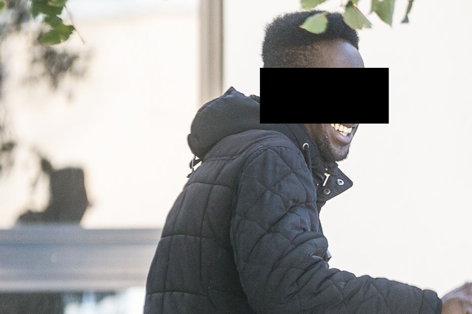 "King Abode" hatte im Oktober 2018 bei seinem Abschiebeprozess noch gut Lachen.