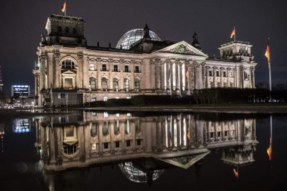 Von dem Datenklau sind zahlreiche Politiker betroffen.