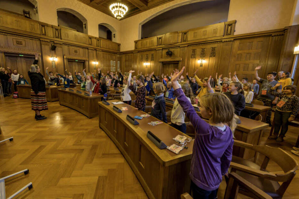 80 Kinder trafen sich im Rathaus zur 13. Grundschulkonferenz.