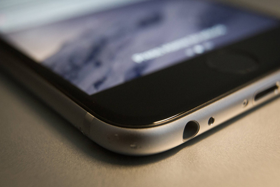 Bei dem neuen iPhone soll es in Zukunft keine Ohrhörer-Buchse mehr geben.