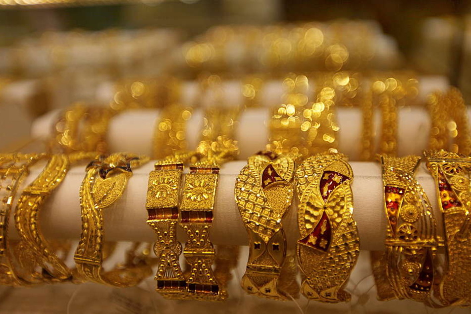 Die Diebe entwendeten Schmuck sowie Bargeld. (Symbolbild)