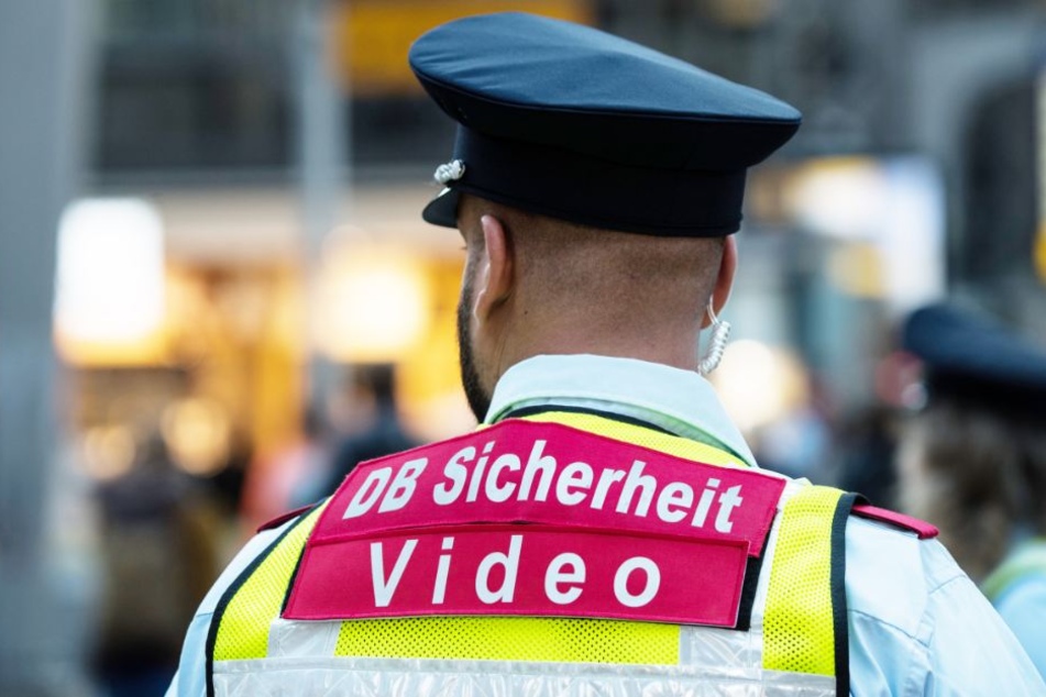 Die Sicherheitskräfte tragen eine entsprechende Kennzeichnung.