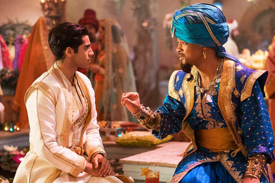 Dschinni (r., Will Smith) wird Aladdins (Mena Massoud) Leben für immer verändern.