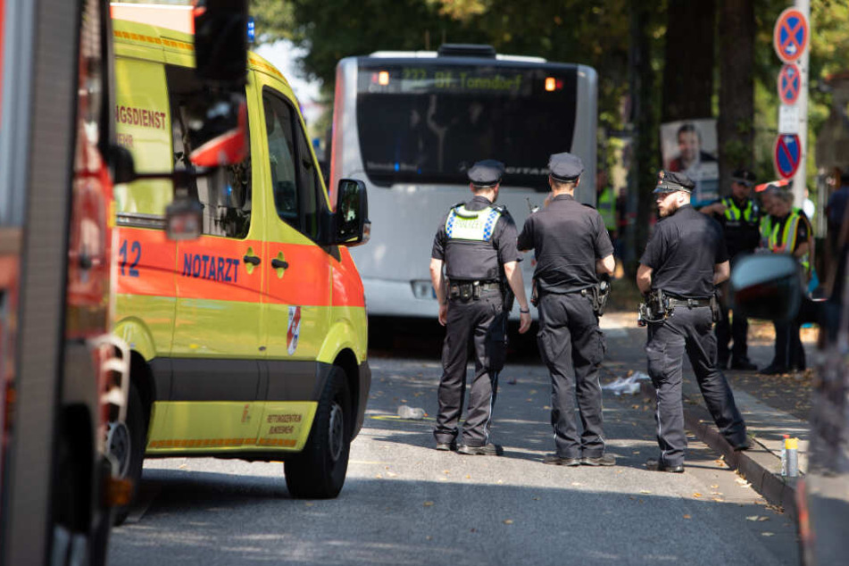 Die Polizei sichert den Unfallort.