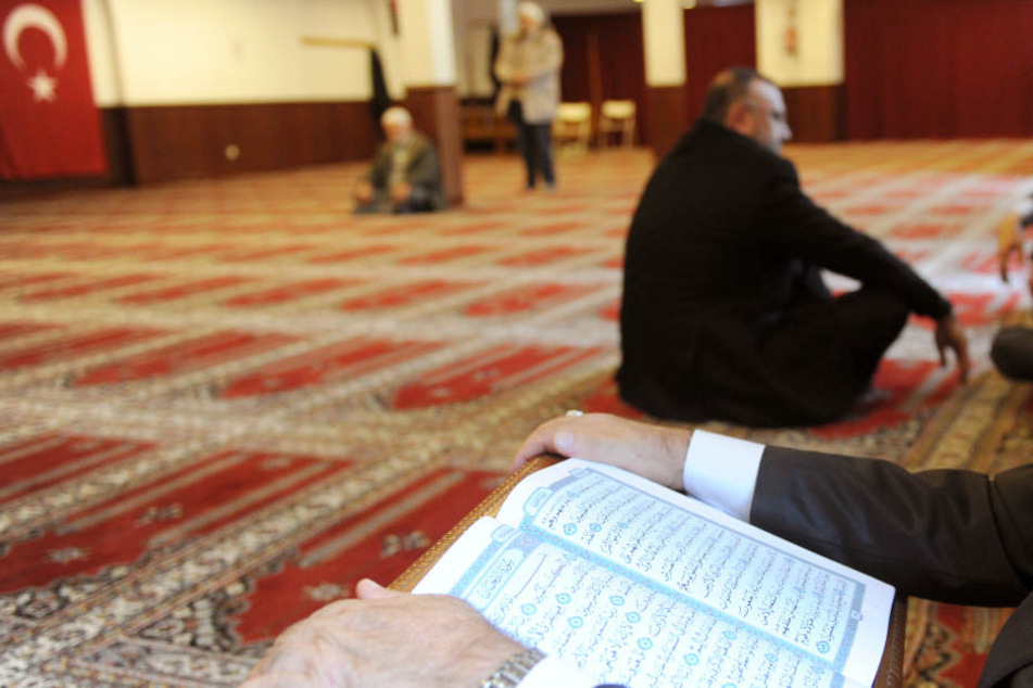 Oft werden perspektivlose Jugendliche in Moscheen angeworben.