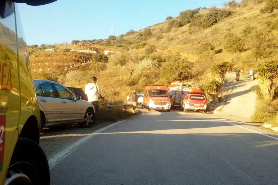 Dutzende Rettungskräfte sind vor Ort.