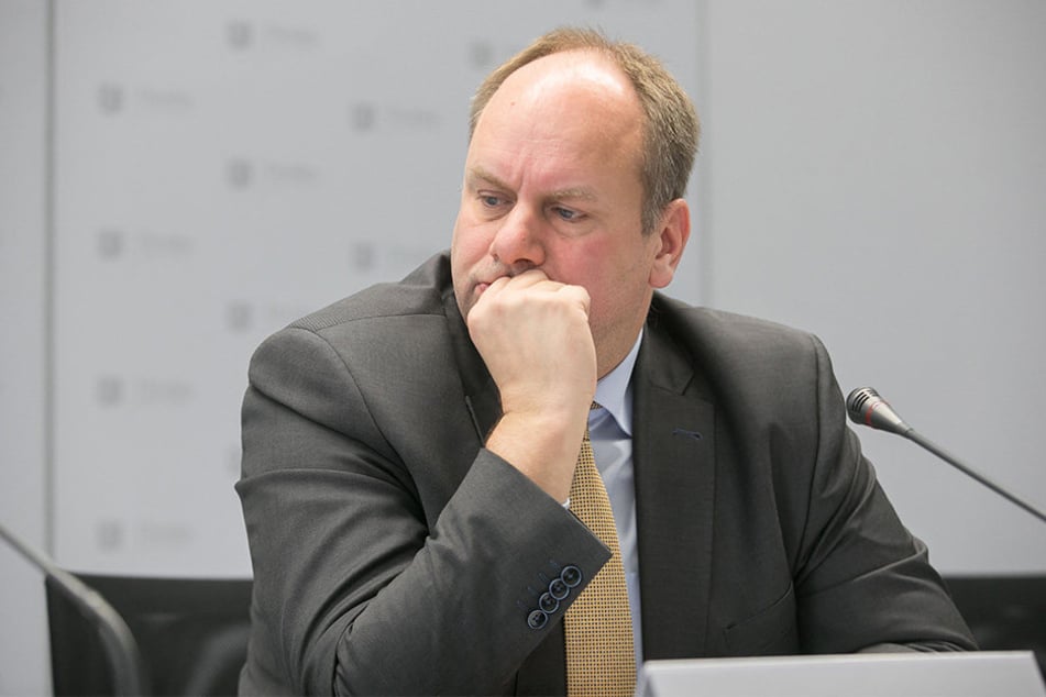 Oberbürgermeister Dirk Hilbert will auch weiterhin Angriffe und Drohungen auf ihn zur Anzeige bringen.