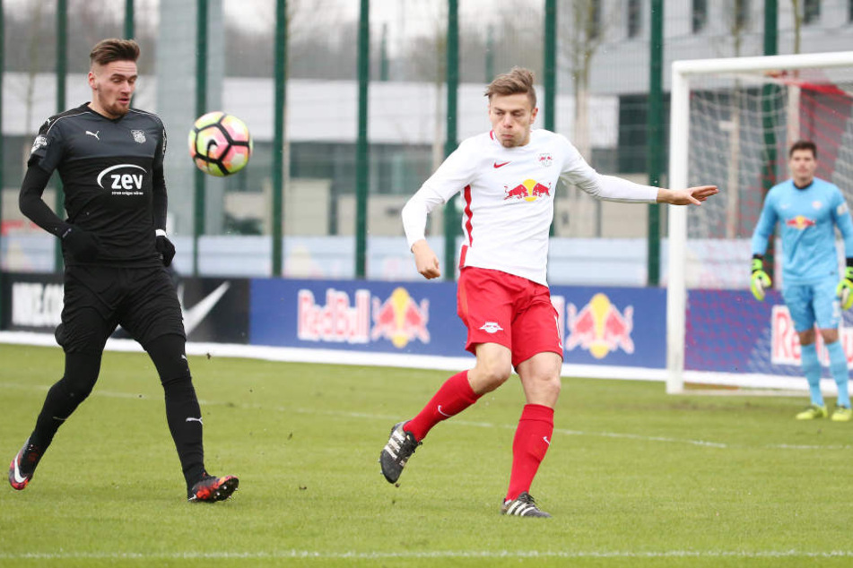 Jonas Nietfeld (li.) schoss zwar ein Tor, doch für den FSV Zwickau reichte es nicht zum Sieg.