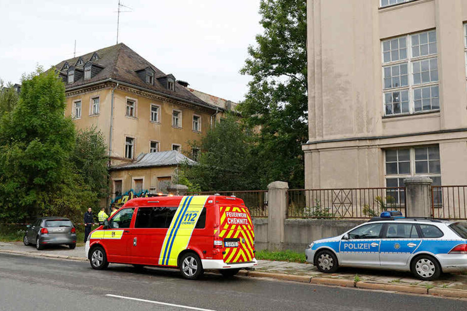 Die Kripo untersuchte den Tatort und die Leiche am Mittwoch mehrere Stunden lang.