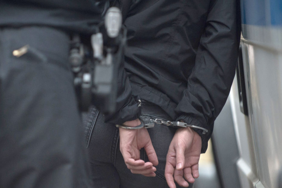 Der 27-jährige Tatverdächtige hatte nach dem Vorfall selbst die Polizei angerufen. (Symbolbild)
