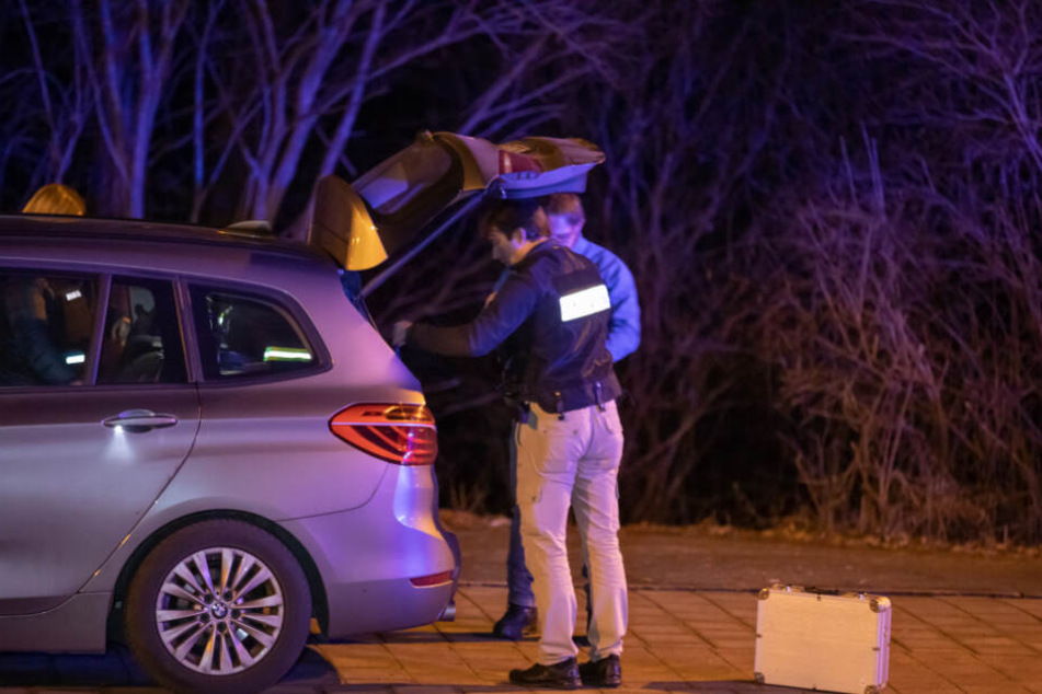 Die Polizei geht von einer Tötung aus - die Mordkommission ermittelt.
