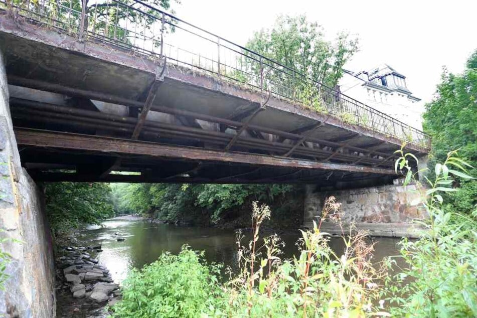 Ab Montag wird die Brücke an der Eckstraße abgerissen. Die Arbeiten dauern bis 28. August an.