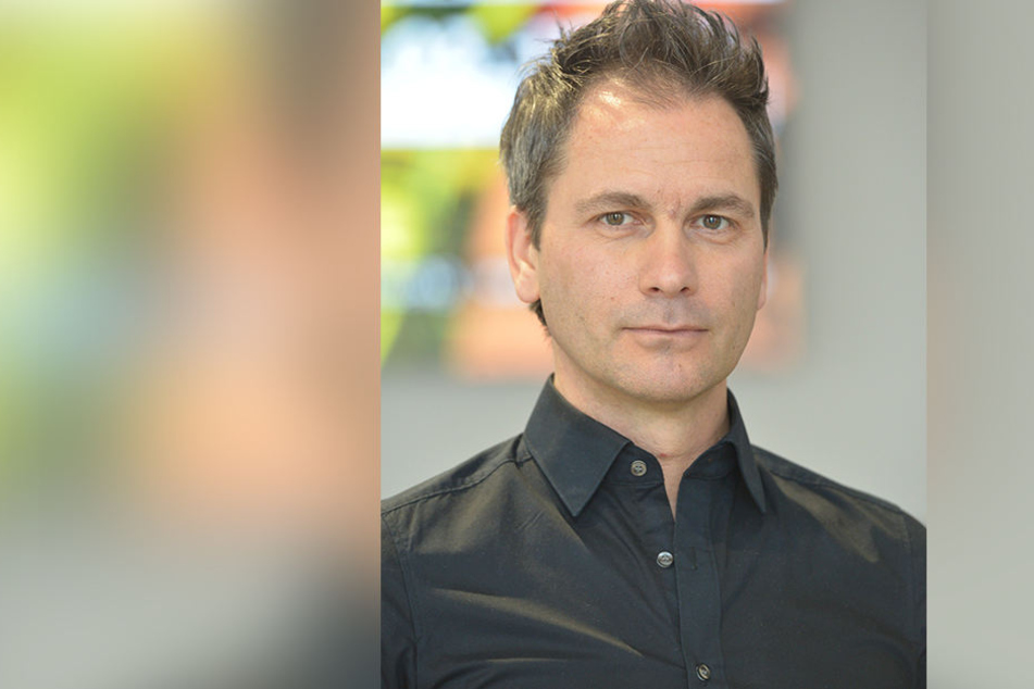 Sven Hertwig (52) stellt das Fußball-Spektakel auf die Beine.
