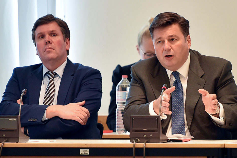 Berliner Innen-Staatssekretär Torsten Akman (SPD, l) und der Berliner Innensenator Andreas Geisel (SPD, 51, r) am 22.05.2017 in Berlin in der Sondersitzung des Innenausschusses des Berliner Abgeordnetenhauses zum Fall Amri.
