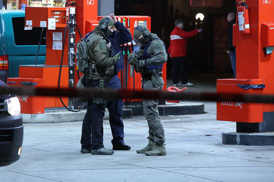 Auch bei Überfall Nummer vier, auf die Tankestelle an der Dohnaer Straße, entkam die Täterin der Polizei.