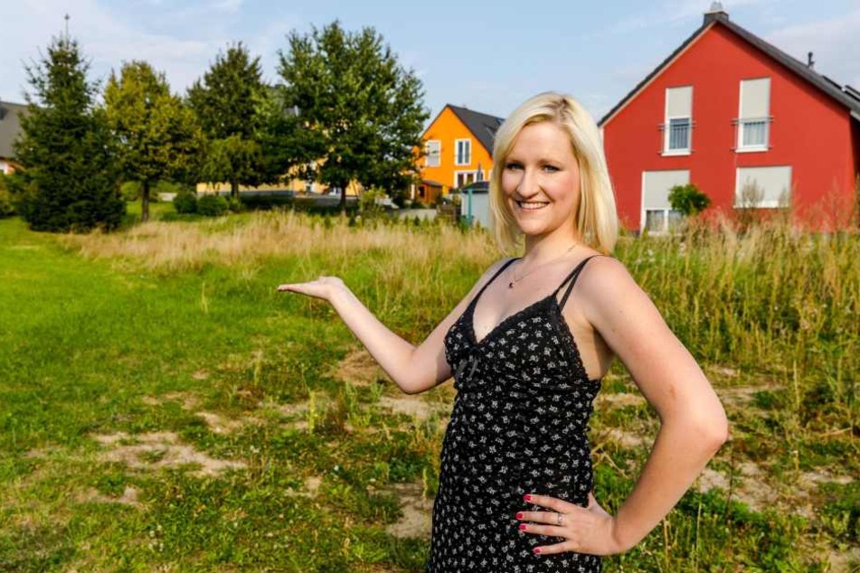 Schlagersternchen Patricia Larraß
träumt vom Häuschen auf dem Land und zieht dafür bald nach Lichtenberg.