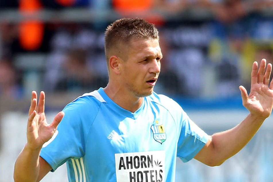 "Was habe ich verbrochen?", scheint sich CFC-Torjäger Daniel Frahn hier zu fragen. Er schoss gegen Köln sein viertes Saisontor, ließ aber auch Chancen liegen.