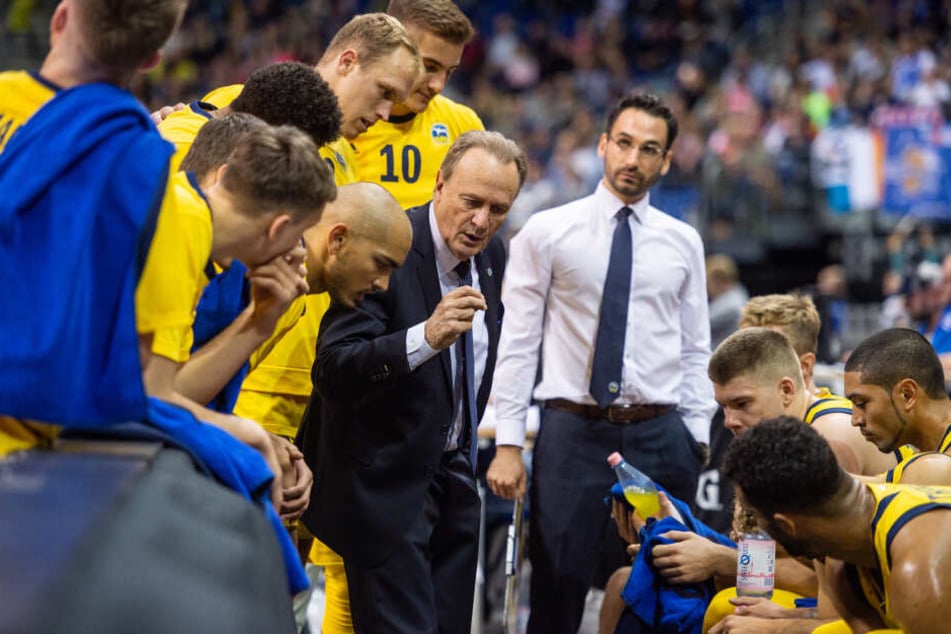 Das Alba-Team um Trainer Aíto García Reneses – schaffen sie den Sieg für Berlin?
