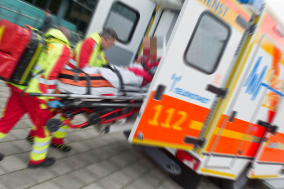 Der Lebensgefährte wurde schwerverletzt in ein Krankenhaus gebracht. (Symbolbild)