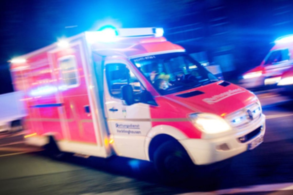 Die Radfahrerin wurde in ein Krankenhaus gebracht. (Symbolbild)