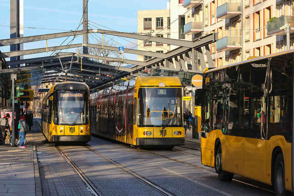 Zuverlässig auch in der Silvesternacht: Busse und Bahnen fahren zum Jahreswechsel dicht getaktet.