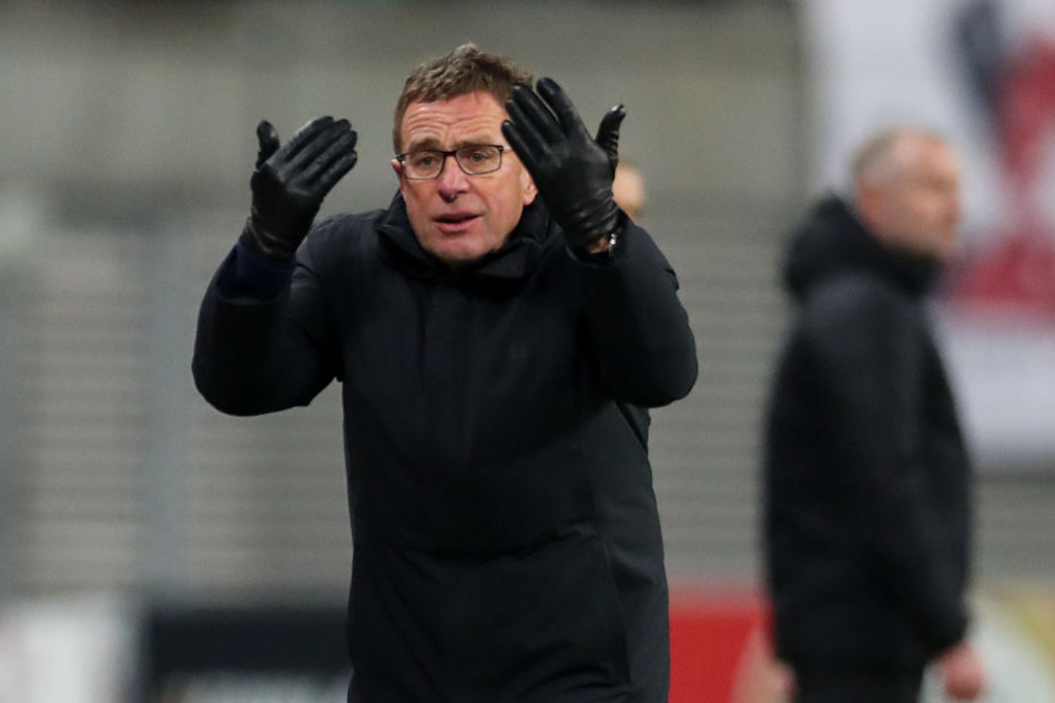 Wie konnte das nur passieren? Die letzte Nacht dürfte Trainer Ralf Rangnick mit dieser Frage im Kopf kein Auge zugetan haben.