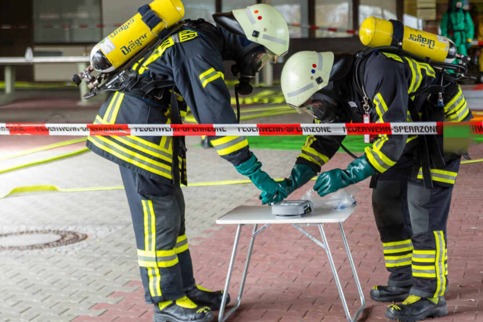 Feuerwehr und Rettungskräfte rückten umgehend zum Großeinsatz aus.