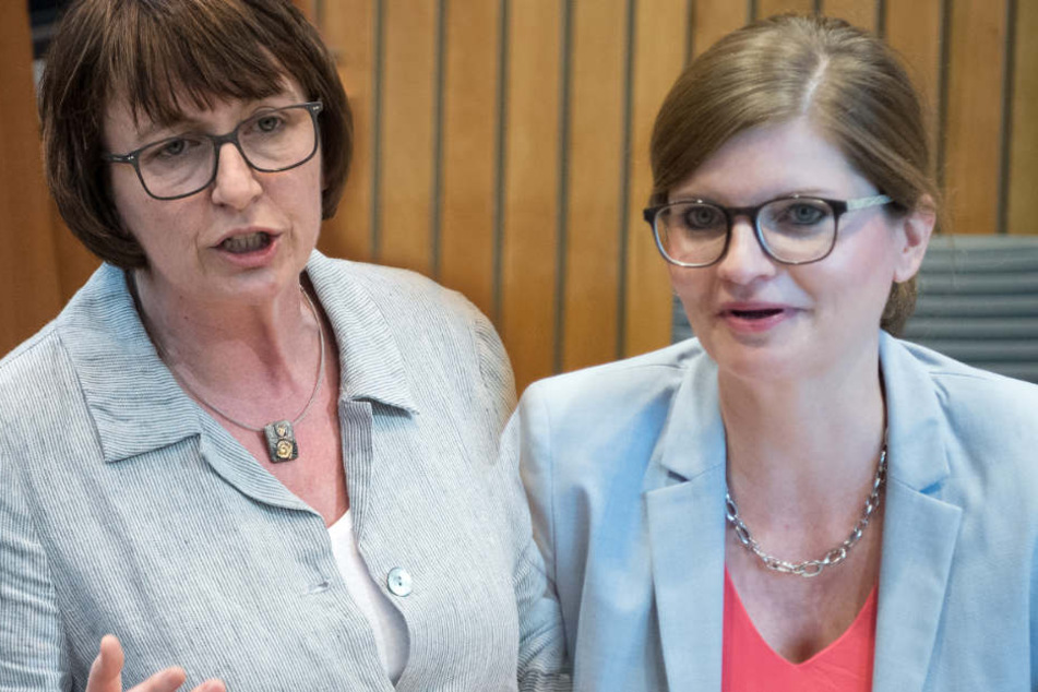 SPD-Fraktionsvize in NRW, Sarah Philipp (re.), und NRW-Grünen-Fraktionschefin Monika Düker verlangen Aufklärung.