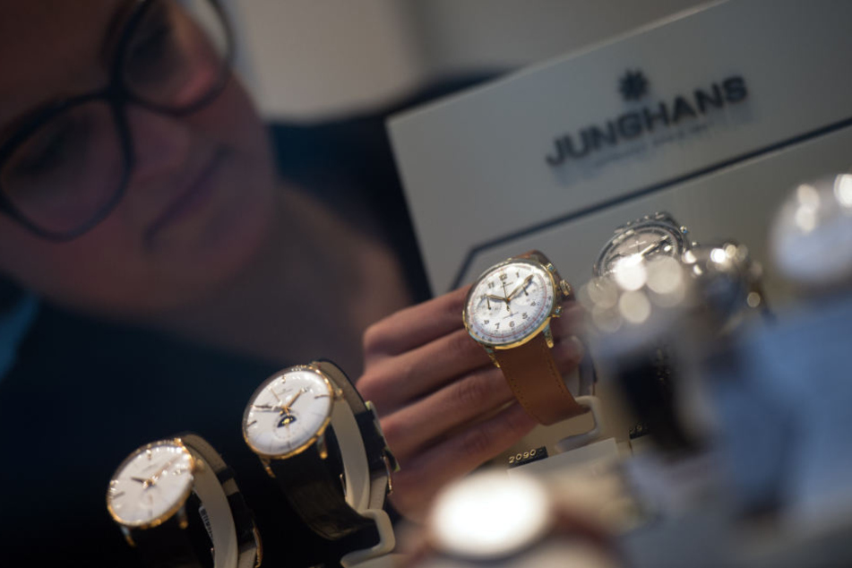 Pro Jahr stellt Junghans zwischen 50.000 und 60.000 Uhren her. (Archivbild)