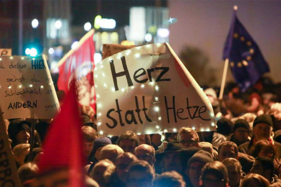 Rund 70 Demonstranten versammelten sich spontan. (Symbolbild)