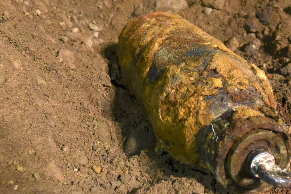 Die Entschärfung der Weltkriegsbombe ist für Dienstag gegen Mitternacht geplant (Symbolbild).