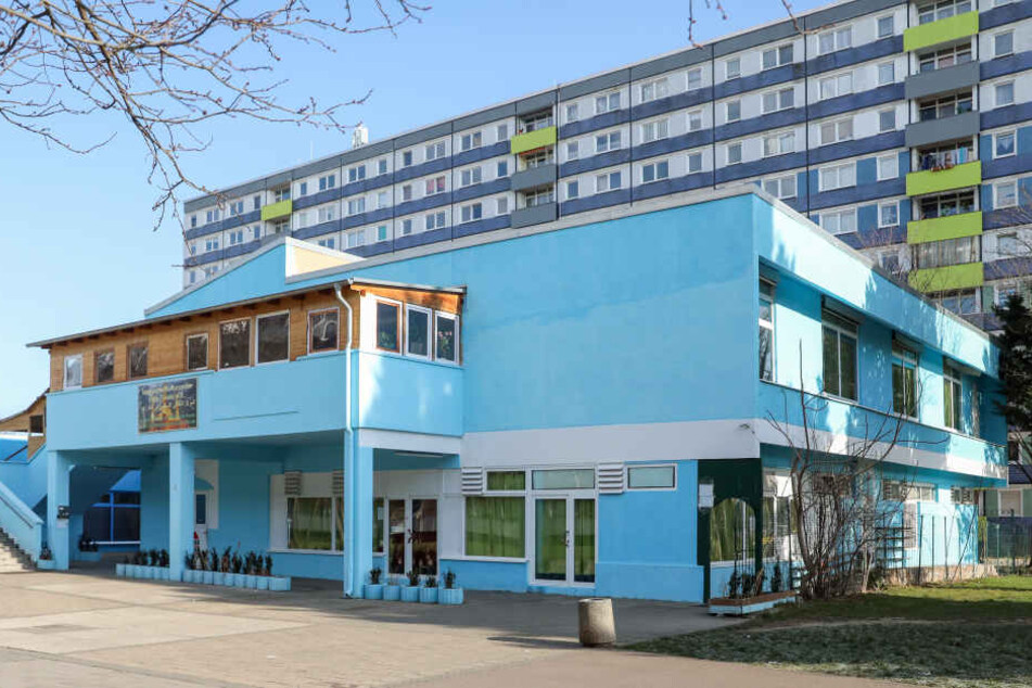 Im Islamischen Kulturzentrum in Halle-Neustadt hat es einen Angriff mit einer Waffe auf zwei Syrer gegeben.