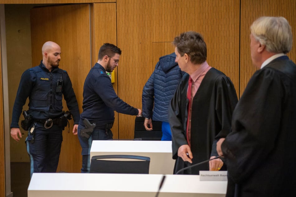 Die Angeklagten mussten sich vor Gericht für den Raubmord aus dem Jahr 2015 verantworten.