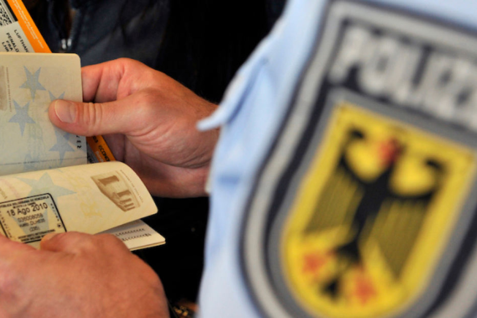 Bei der Passkontrolle flog der Vater (38) mit dem gewaltsam der Mutter entzogenen Kind auf. (Symbolbild)