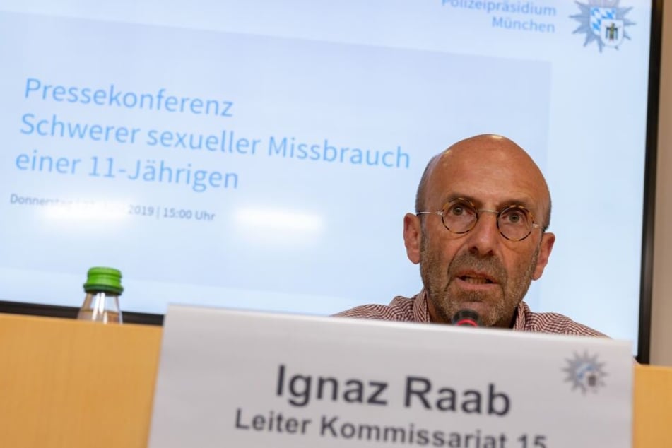Ermittler Ignaz Raab gab bekannt, dass der Verdächtige durch eine Treffer in der DNA Datenbank überführt wurde.