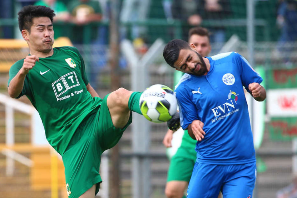 Chemie Leipzig holte in einem kampfbetonten Spiel einen wichtigen Punkt gegen Favorit Nordhausen (hier: Chemies Rintaro Yajima (li.) gegen Cihan Ucar).