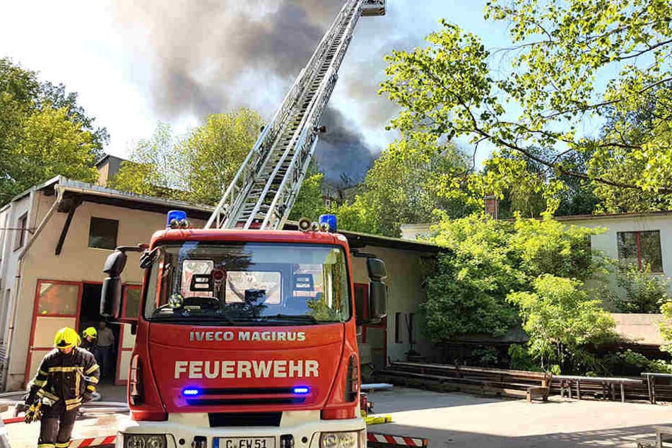 Die Feuerwehr musste zur Limbacher Straße ausrücken.