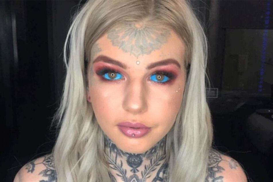 Amber Luke (24) zeigt gerne ihre Körperkunst.