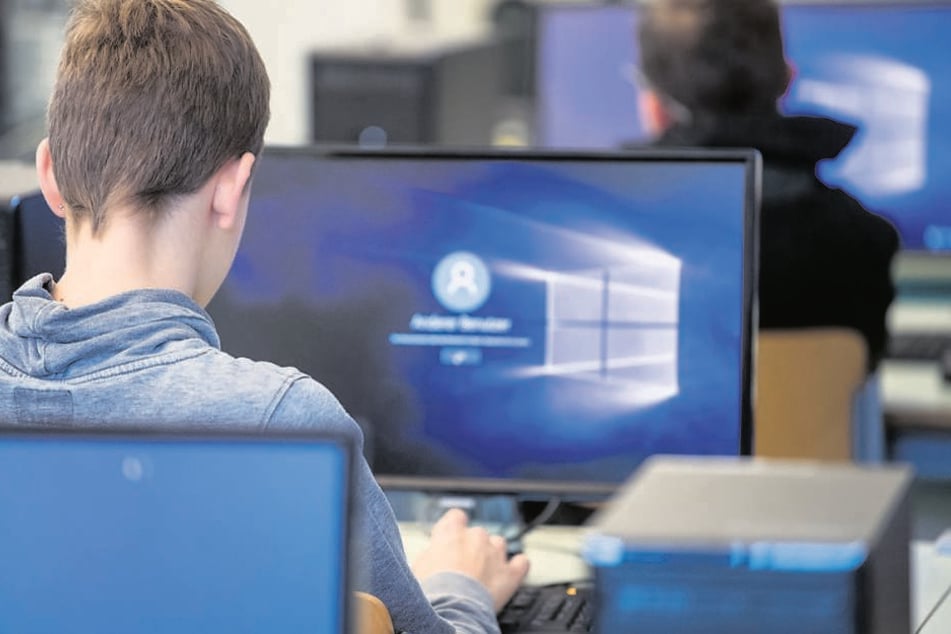 Oberschüler aus Auerbach/V. durften Computerspiele programmieren. Zwei wählten die Variante mit der Moschee.