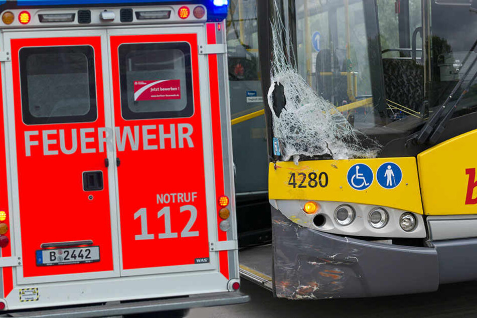 Vier verletzte Personen mussten ins Krankenhaus gebracht werden. (Symbolbild)