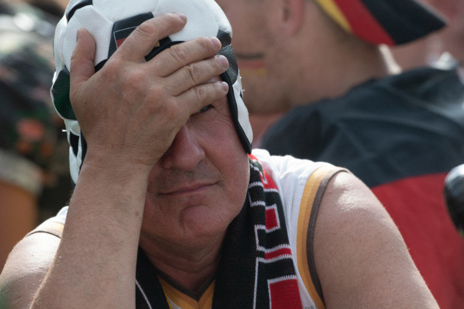 Das war nix. Enttäuschung bei den Fans auf der Fanmeile.